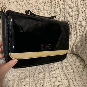 Paul's Boutique of London - Middle Nicole Black crossbody bag